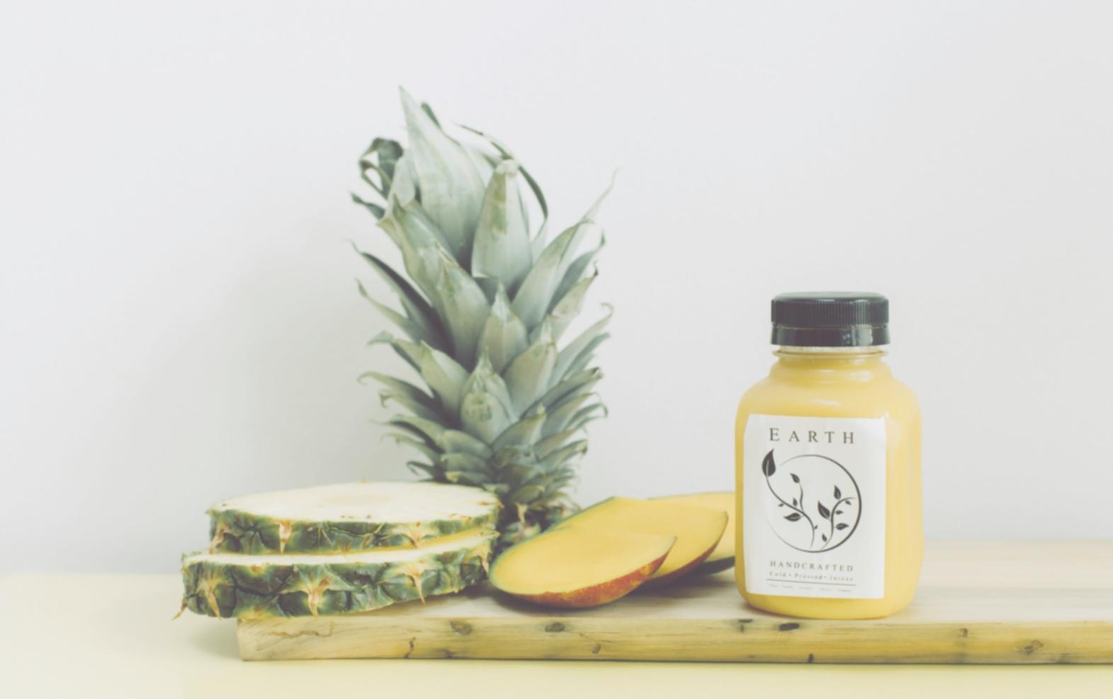 Świeże, pełne koloru składniki naturalne układające się w harmonijną kompozycję